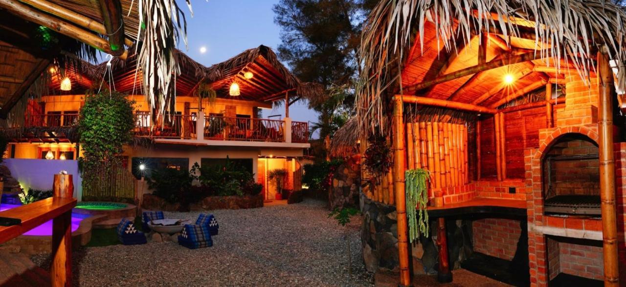 Tres Palmas Hotel Montañita Kültér fotó