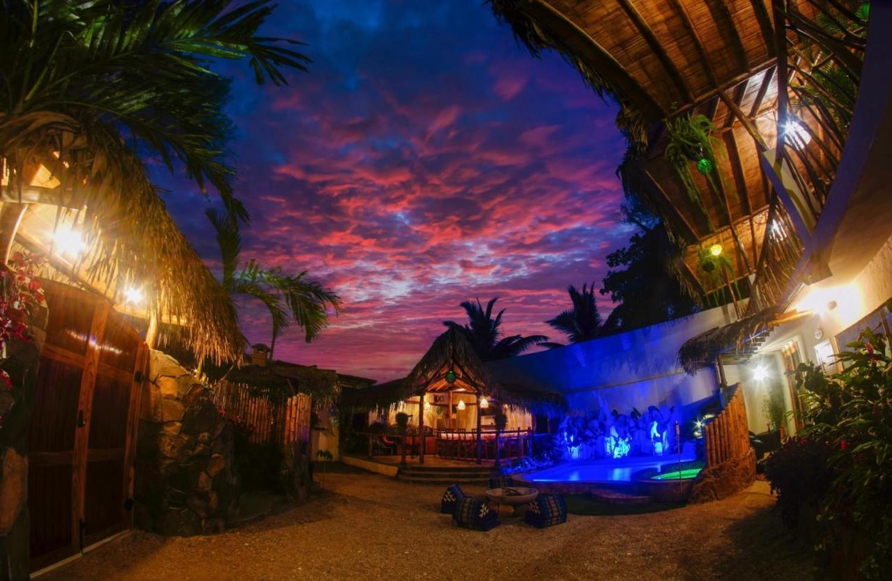 Tres Palmas Hotel Montañita Kültér fotó