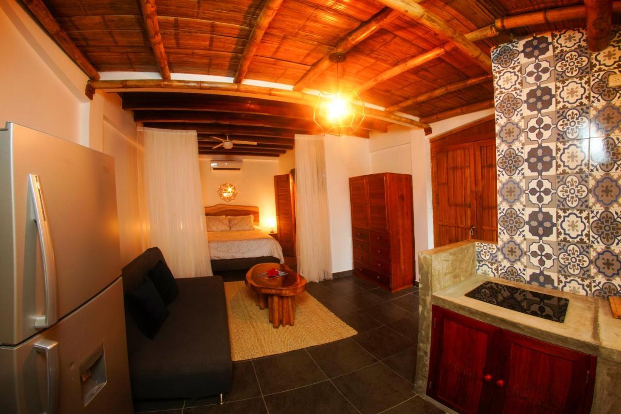 Tres Palmas Hotel Montañita Kültér fotó