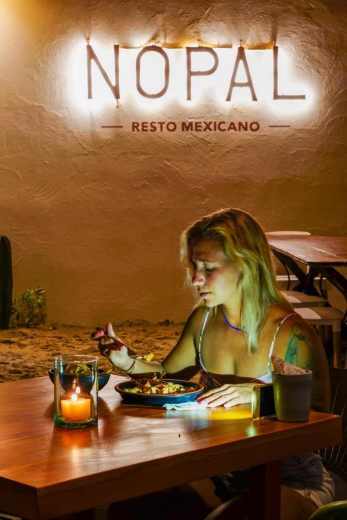 Tres Palmas Hotel Montañita Szoba fotó